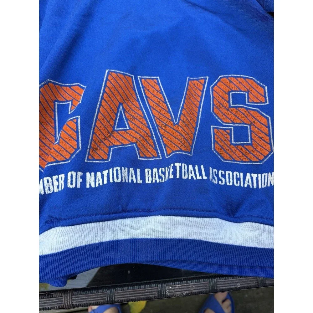 Vintage Cavs 90’s STARTER pullover/jacket- Great Condition- Super Rare- Large